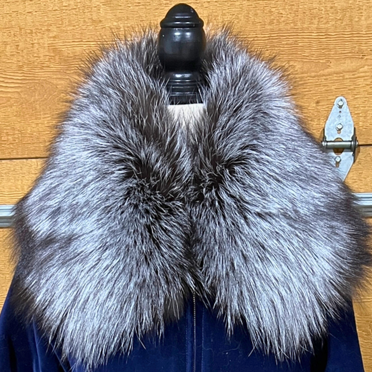 Contemporary Pleated Style Parka